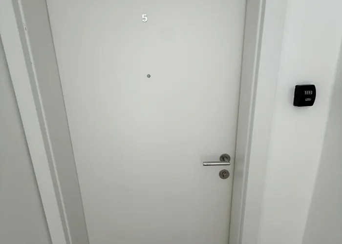 Number 5 דירה